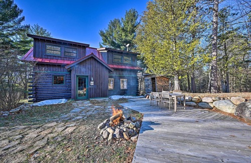 Wilmington Cabaña | Log Cabin in Wilmington w/ Hot Tub Near Skiing!