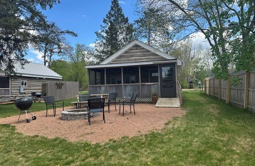 Tomahawk Cabina | Log Cabin on Lake Alice & ATV/UTV Trails, Brother Bear 2-Bedroom