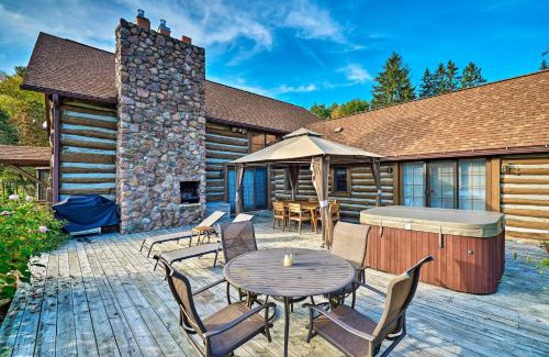 White Lake Casa | Log Cabin on the Wolf River with Private Hot Tub!