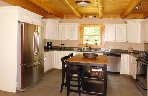 North Troy Casa | Log Cabin - una milla de Jay Peak Resort