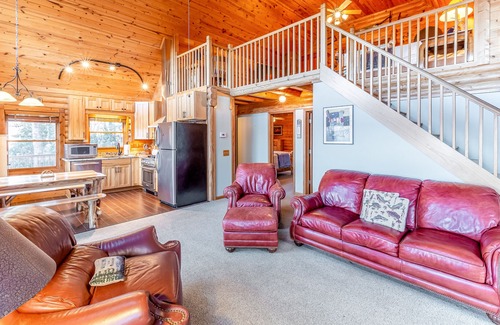 Sylva Casa | Log cabin with amazing mountain views, pool table, movie room & fireplace