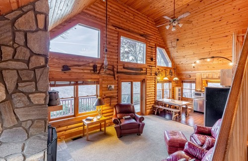 Sylva Casa | Log cabin with amazing mountain views, pool table, movie room & fireplace