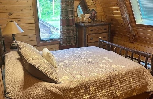 Roxbury Casa | Log Home in Catskill NY.