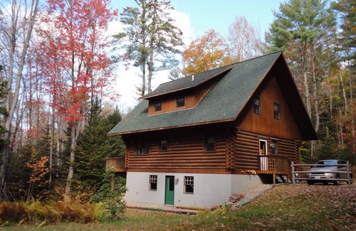 Woodsville Cabina | Regístrese en el entorno forestal, con Lake Privileges @ Mountain Lakes Community