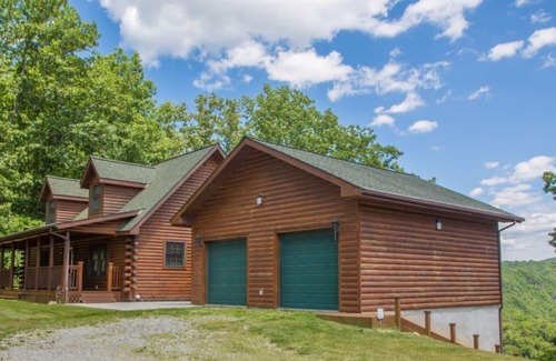 Draper Casa | INCREÍBLES vistas del lago Claytor - 4 Bedroom Gorgeous Log Home