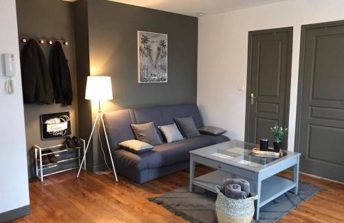 Brive-la-Gaillarde Apartamento | Logement à Brive, proche centre-ville et gare, avec climatisation - internet fibre - Stationnements gratuit