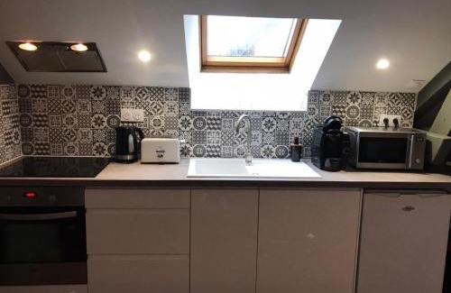 Brive-la-Gaillarde Apartamento | Logement à Brive, proche centre-ville et gare, avec climatisation - internet fibre - Stationnements gratuit
