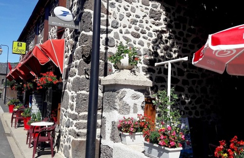 Saint-Martin-sous-Vigouroux Hotel | Logis Hotel de la Poste