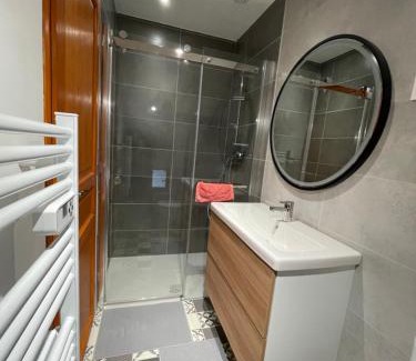 Crets en Belledonne Apartamento | Logis sympa proche des thermes