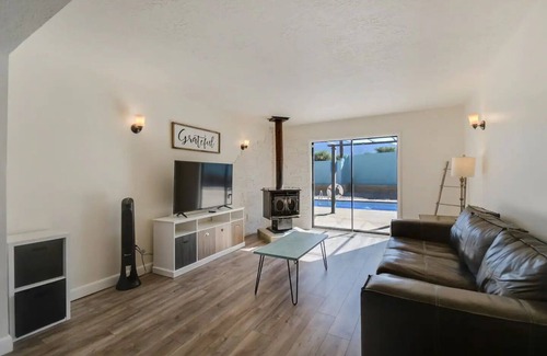 Northeast Heights Casa | Loma NE Heights 3 bedroom with Heated Pool/HotTub!