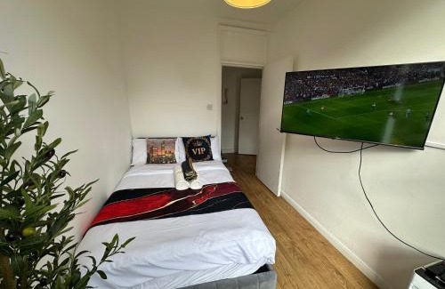 Harrow Road Apartamento | London 2 bedroom Westminster borough apartment with Skysports and Netflix