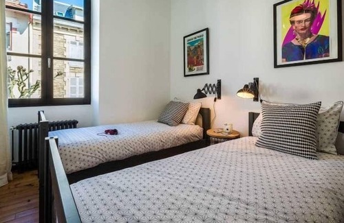 Biarritz Apartamento | LONDON AVENUE KEYWEEK apartment Biarritz center with balcony and parking