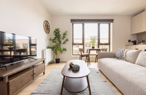London Borough of Ealing Apartamento | London Greenford by Charles Hope