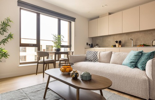 London Borough of Ealing Apartamento | London Greenford by Charles Hope