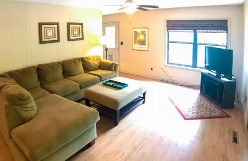 Eureka Springs Casa | Lone Star Lake House