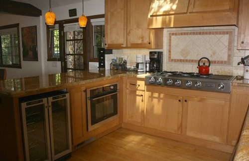 Twain Harte Cabina | Lone Star Lodge: elegancia rústica, cocina gourmet, bañera de hidromasaje, aire acondicionado, membresía en el lago