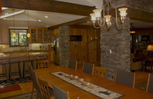 Twain Harte Cabina | Lone Star Lodge: elegancia rústica, cocina gourmet, bañera de hidromasaje, aire acondicionado, membresía en el lago