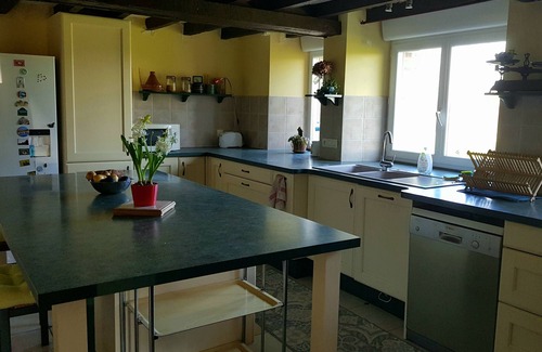 Chateaubourg Cama Y Desayuno | Longère (130m²) in quiet countryside: 5 bedrooms, large kitchen, garden.