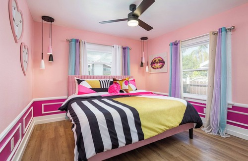 Belmont Heights Casa | Long Beach Barbie House