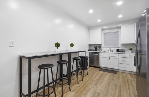 Alamitos Beach Apartamento | Long Beach Spot - BBQ - Fireplace - FREE Parking - NO CLEANING FEE!