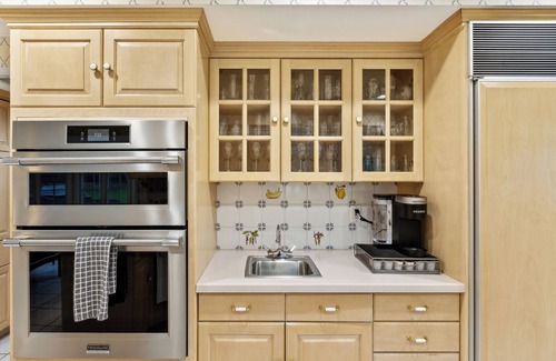 Huntington Casa | Long Island Estate with Heated Pool 1 Hr from Manhattan