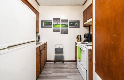 Pineville Apartamento | Long Stay Near D.T King Bed Smart TV Pets W/D