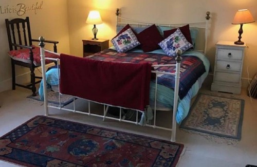 East Grinstead Apartamento | Amplio rey tamaño doble en elegante edificio victoriano con vista al bosque