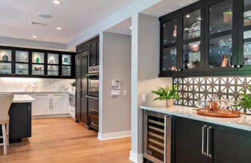 Kahala Casa | Long term rental near beach in Kahala with Pool