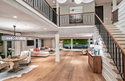 Kahala Casa | Long term rental near beach in Kahala with Pool