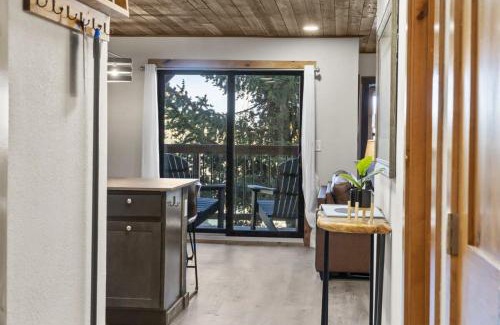 Historic District Casa | Longbranch Condo Cozy 2BDR - Walk to Main Street