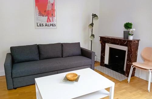 Quartier Chorier-Berriat Apartamento | Longue durée - Appart rénové avec grand salon et 1 chambre - Tram et Clinique Mutualiste à 1 min