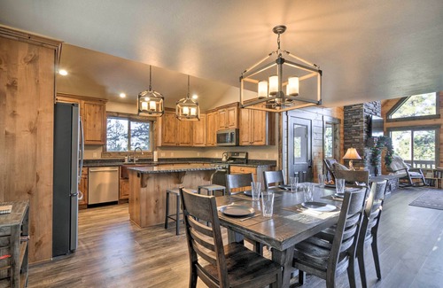 Mammoth Creek Cabina | 'Longview Lodge' w/ Furnished Deck & Fire Pit!