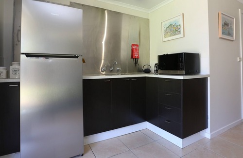 Point Lonsdale Apartamento | Lonnie Waves - opposite beach + linen & breakfast included