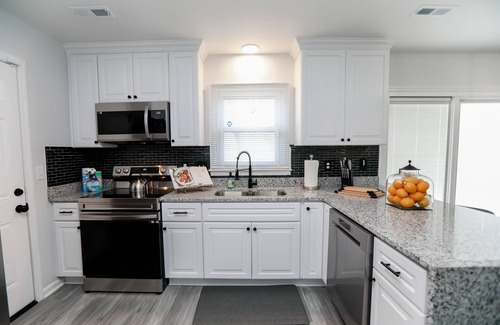 Downtown Casa | Look no further! Beautiful 4 Bed 2 Bath Ranch in Hampton, VA.