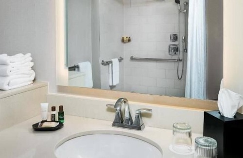 Pinch District Casa | Look No More! 4 Convenient Units in Downtown, Restaurant, Bar