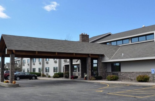 Thorp Casa | Look No More! Free Parking and Breakfast, Budget-friendly, Near Veterans Park!