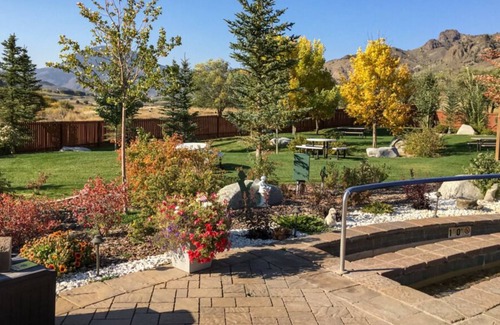 Gardiner Casa | Look No More! Onsite Parking, Heated Pool, Close to Gardiner Downtown!