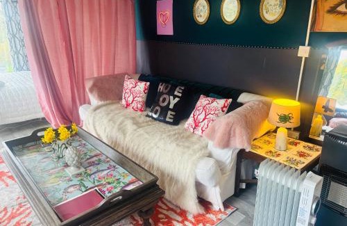 Hertford Casa | Lookout cabin farm stay firepit Hertford