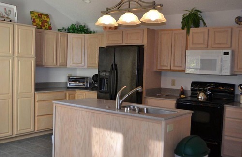 Charter Hills Casa | Lookout Lodge | Cozy Mountain Retreat with Game Room & Deck