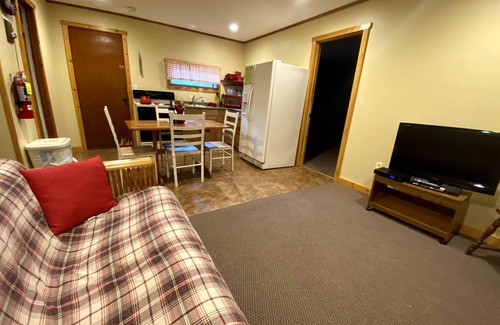 Chestertown Apartamento | Loon's Lair, A Beautiful Adirondack Suite de 2 dormitorios y 3 baños