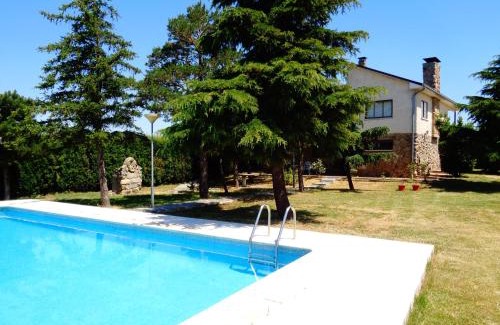 Otero de Herreros Casa | Los Acebos