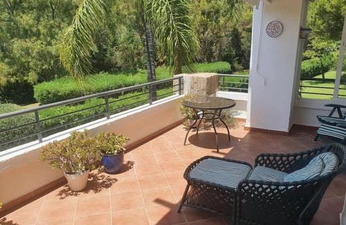 Benahavis Apartamento | Los Arqueros Golf lovely condo near Marbella & Puerto Banus