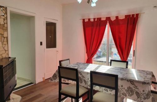 Veintiocho de Noviembre Casa | Los manzanares, casa histórica