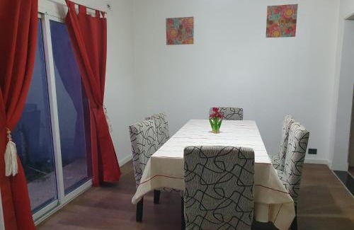 Veintiocho de Noviembre Casa | Los manzanares, casa histórica