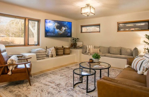 Alamedan Valley Casa | Los Ranchos Elegant Adobe