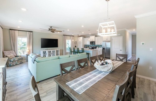 Ono Island Villa | Lost Key Resort: Beach, Pool, Golf, Gym, Pets OK, Opt Golf Cart, Side Yard