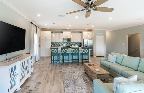 Ono Island Villa | Lost Key Resort: Beach, Pool, Golf, Gym, Pets OK, Opt Golf Cart, Side Yard