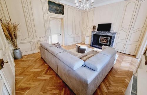 Arneke Casa | Louez une Maison de Maître pour 11 Pers. à Arneke - Jardin, WiFi et Proche Commerces - FR-1-510-219