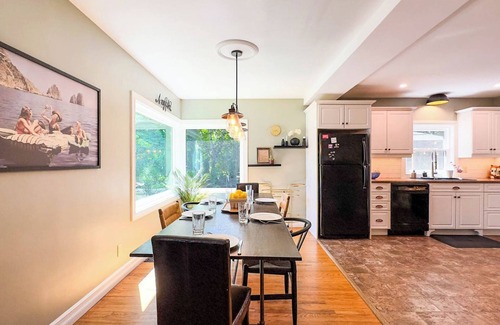 Bayfield Cabaña | Louisa Landing - Beautiful Fenced Yard!