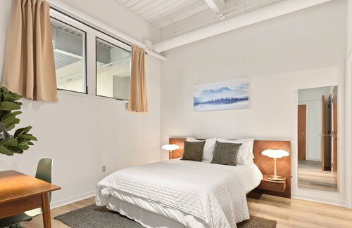 Basalt Condominio | Lounging in the Lofts | Renovated, A/C, Fireplace!